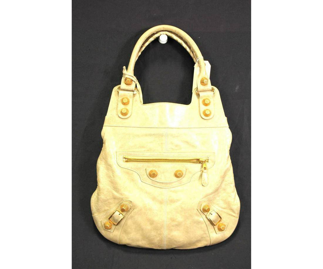 Balenciaga Beige Giant 21 Slim Hobo Bag: Balenciaga Beige Distressed Leather Giant 21 Slim Hobo Shoulder Bag Includes Mirror - IN EXCELLENT CONDITION (COA Included)