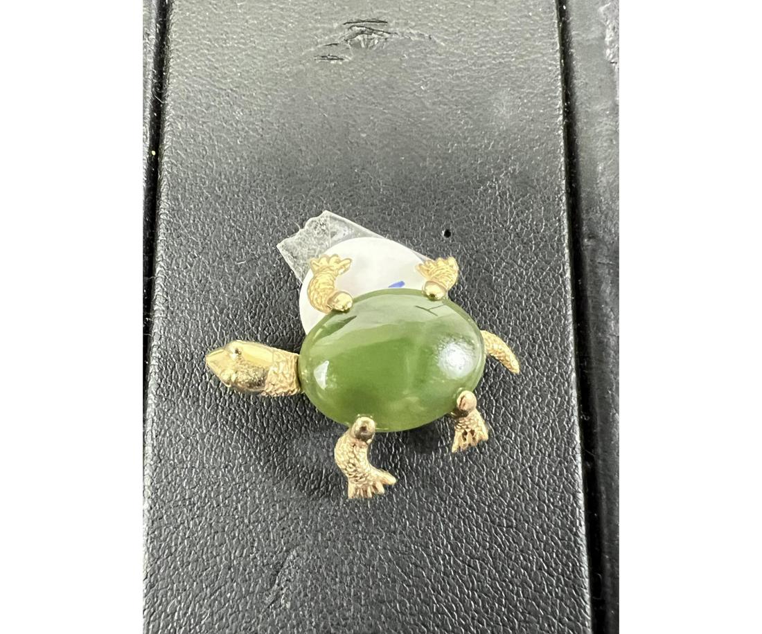 14kt. YELLOW-GOLD GREEN JADE TURTLE PIN (1 of 1)