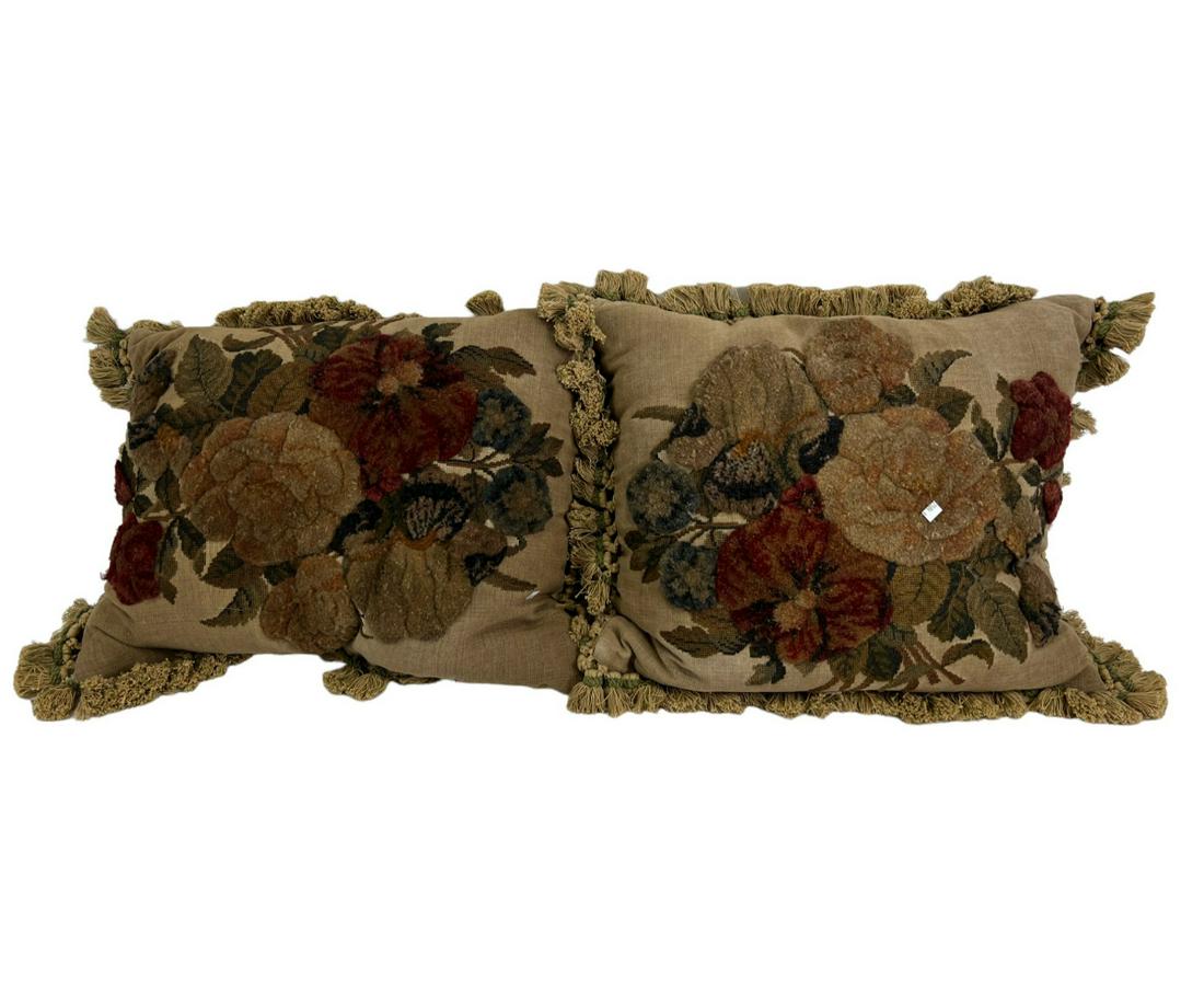 PAIR OF PILLOWS: PAIR OF PILLOWS Height: 17 in. by Width: 22 in.