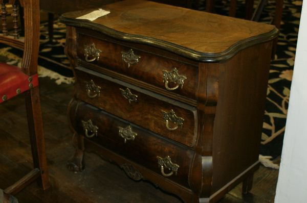 Small 3 drawer chest: Small 3 drawer chest. Buyer's Responsibility: All items must be paid the day of purchase and removed from the premises no later than 5 p.m. Monday, June 27. Or items may be picked up Saturday, July 2n