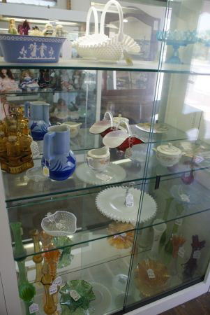 Mixed Lot / Contents of Case: Mixed Lot / Contents of Case. Buyer's Responsibility: All items must be paid the day of purchase and removed from the premises no later than 5 p.m. Monday, June 27. Or items may be picked up Saturday,