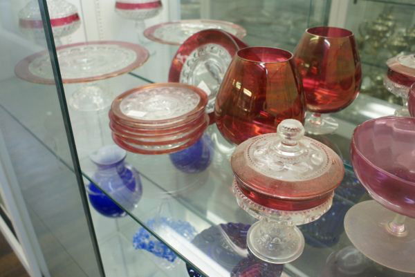 Cranberry glass lot: Cranberry glass lot. Buyer's Responsibility: All items must be paid the day of purchase and removed from the premises no later than 5 p.m. Monday, June 27. Or items may be picked up Saturday, July 2nd