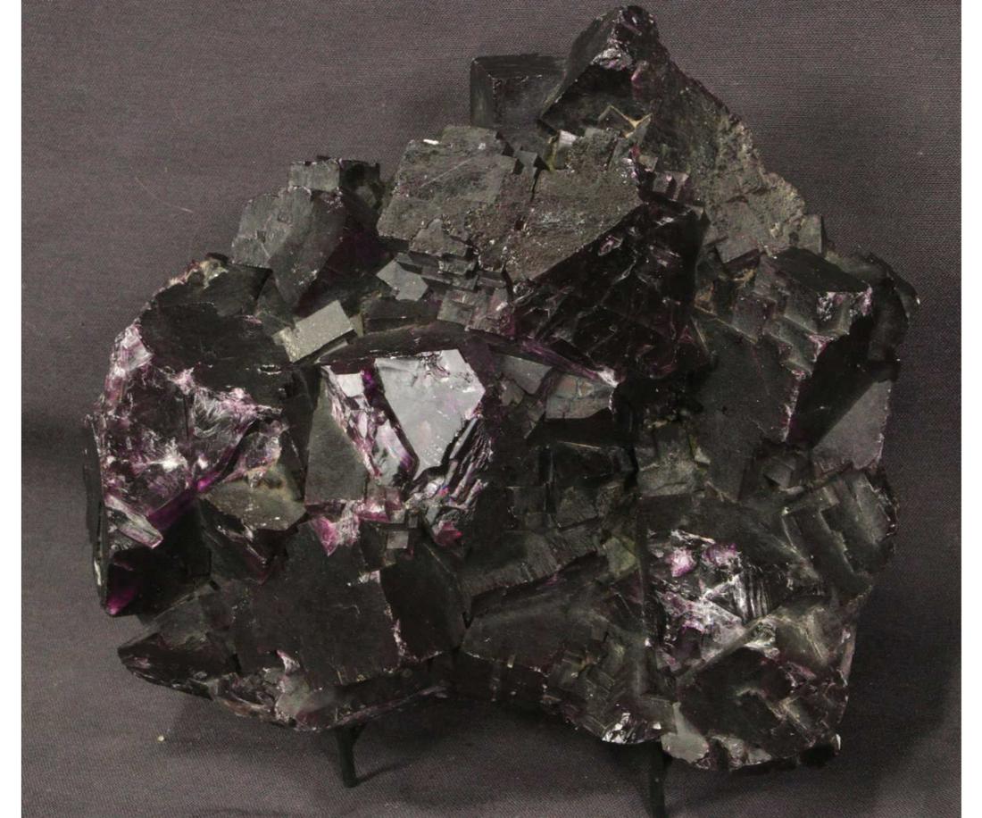 CUBIC FLUORITE SPECIMEN (1 of 5)