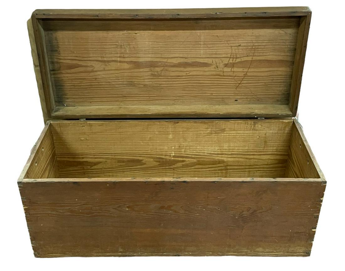 AMERICAN PINE TRUNK (1 of 2)