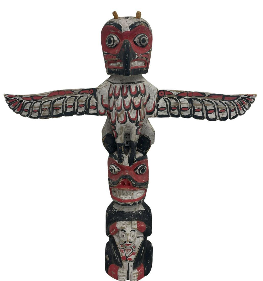 NORTH AMERICAN INDIAN TOTEM POLE (1 of 3)