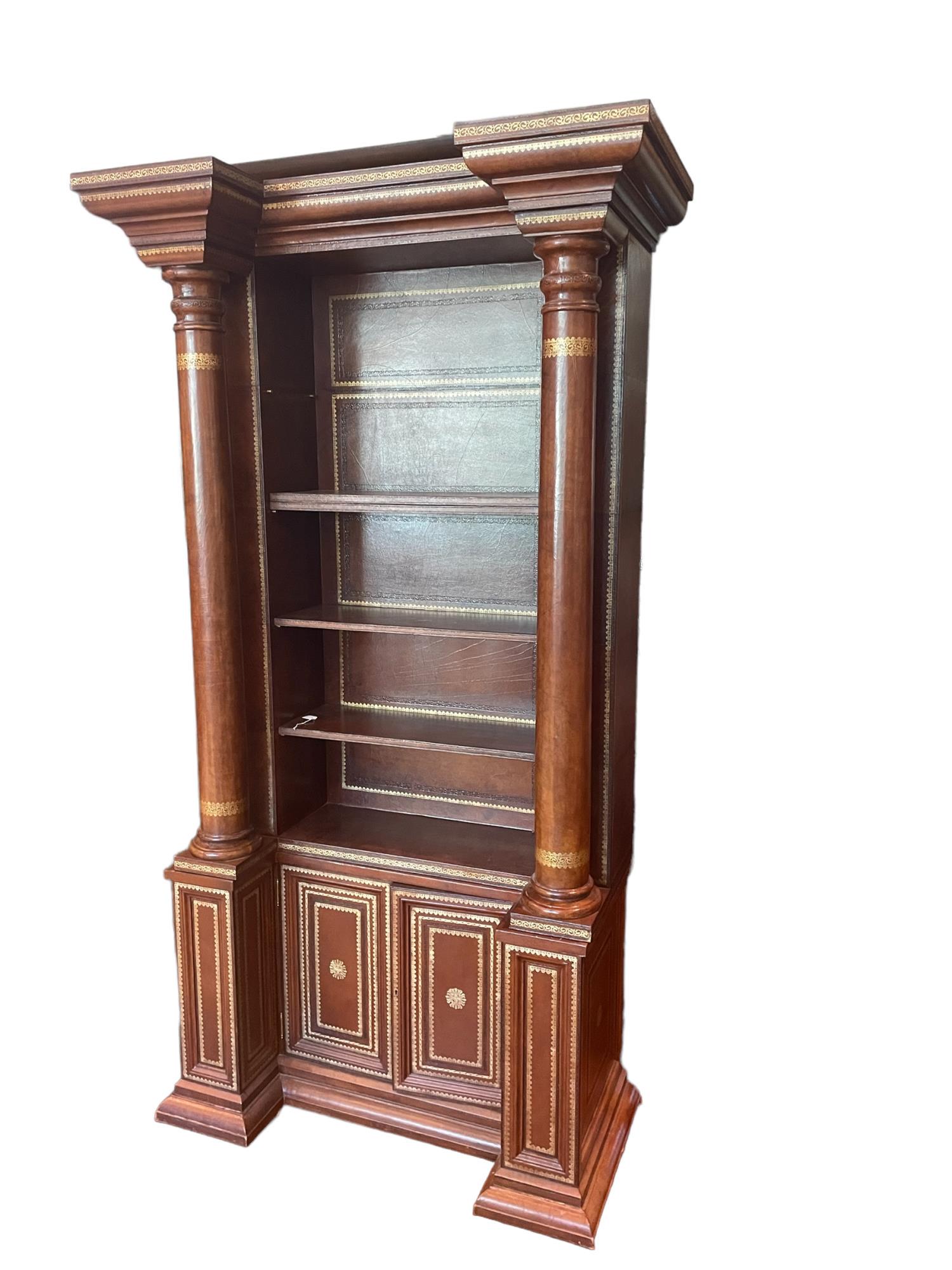 PAIR OF MAITLAND SMITH LEATHER LEATHER  BOOKSHELFS (1 of 5)