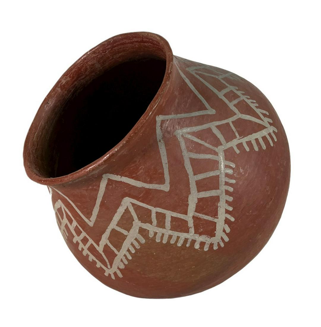 TERRACOTTA NATIVE AMERICAN POT (1 of 2)