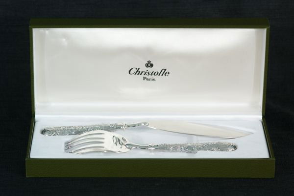 CHRISTOFLE SILVERPLATE SERVING FORK & SPOON: CHRISTOFLE SILVERPLATE SERVING FORK & SPOON IN PRESENTATION BOX. Height: 1 1/2 in. by Width: 10 3/4 in. by Depth: 2 in.