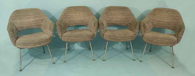 LOT OF FOUR MID-CENTURY KNOLL EXECUTIVE CHAIRS: LOT OF FOUR MID-CENTURY KNOLL EXECUTIVE CHAIRS. Height: 32 in. by Width: 25 in. by Depth: 23 in.