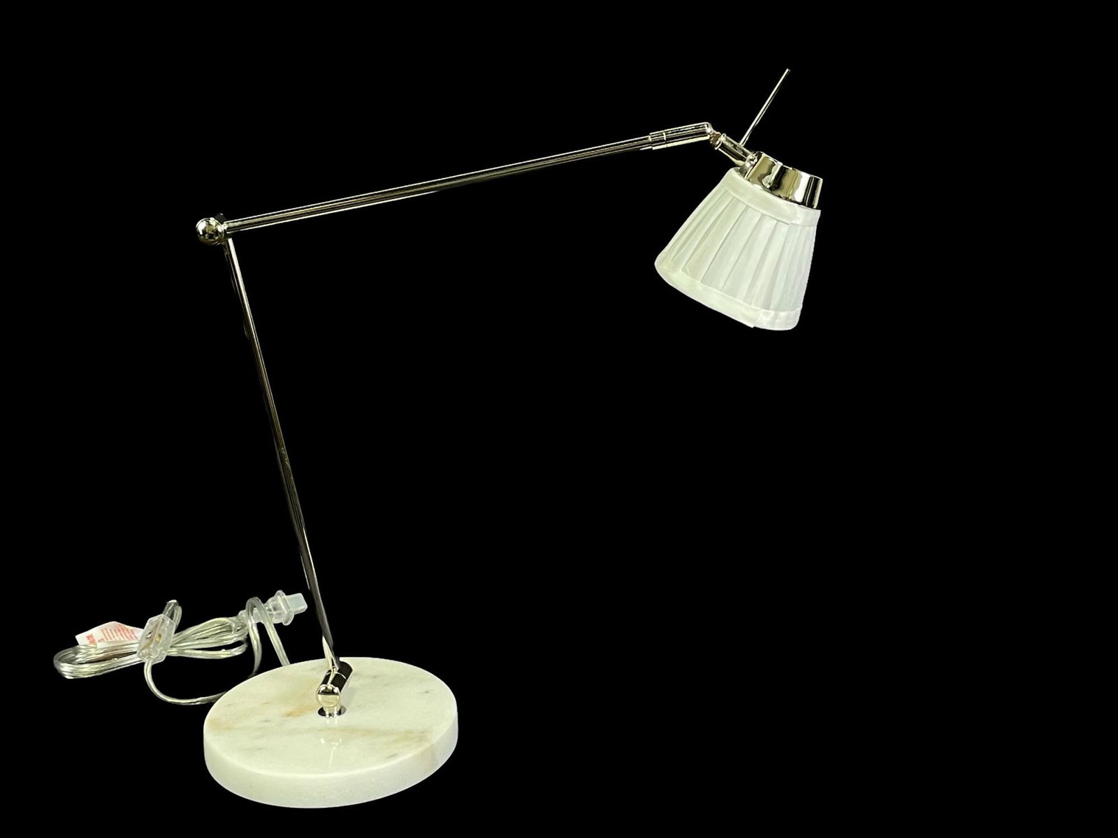 POLISHED SILVER METAL TABLE LAMP (1 of 2)