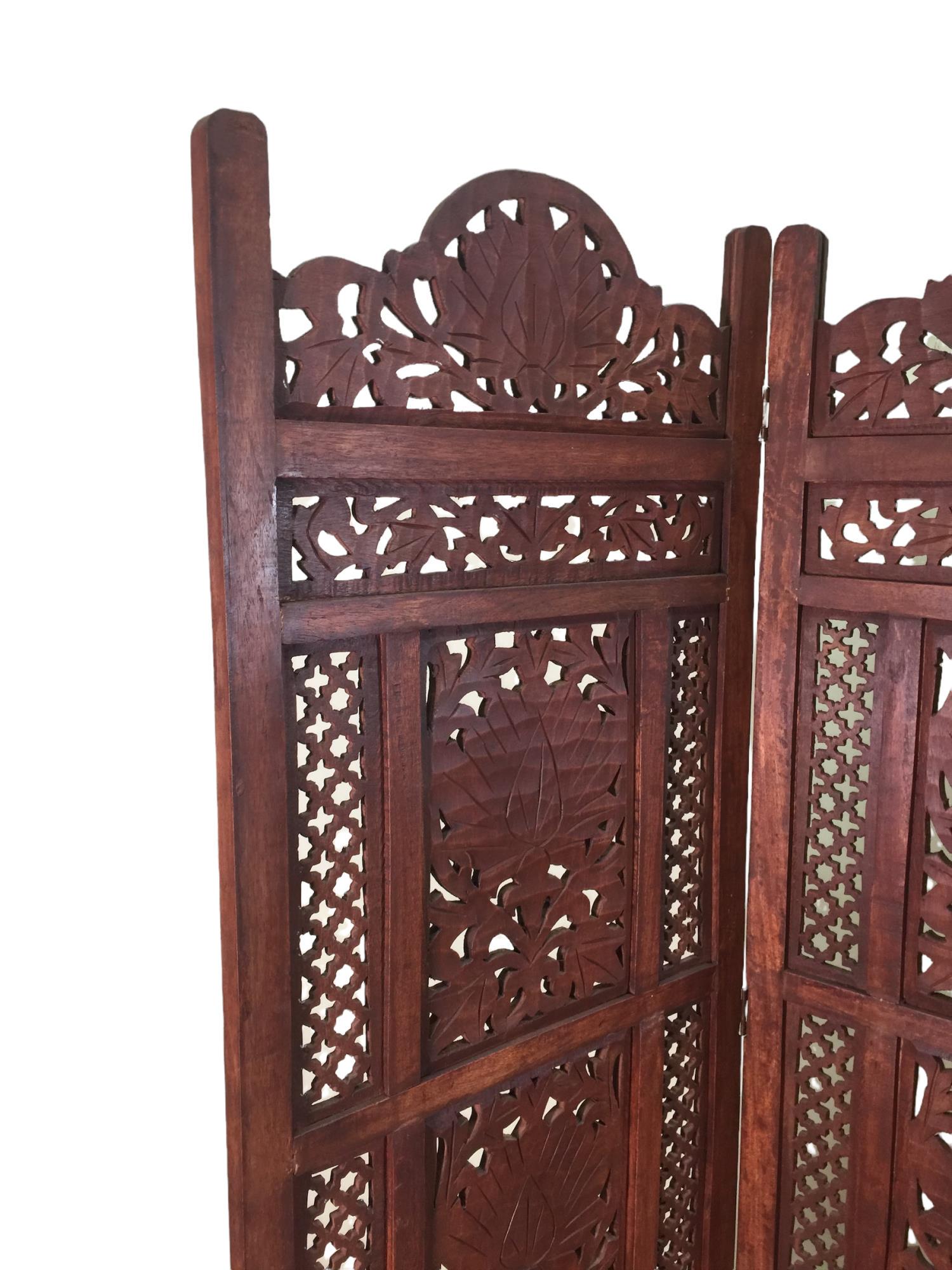 VINTAGE INDIAN CARVED & PIERCED FOUR PANEL SCREEN (1 of 2)