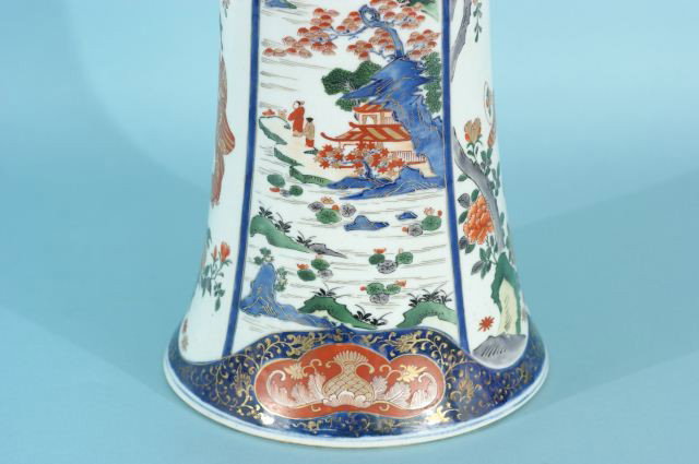 19th CENTURY IMARI PORCELAIN VASE - 4