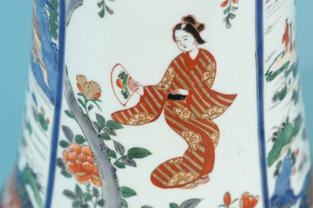 19th CENTURY IMARI PORCELAIN VASE - 7