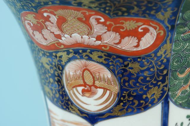 19th CENTURY IMARI PORCELAIN VASE - 9