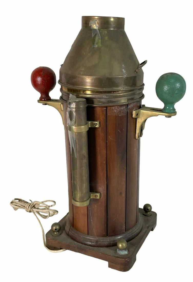 ANTIQUE CONVERTE OF SHIP COMPASS NOW A TABLE LAMP (1 of 4)