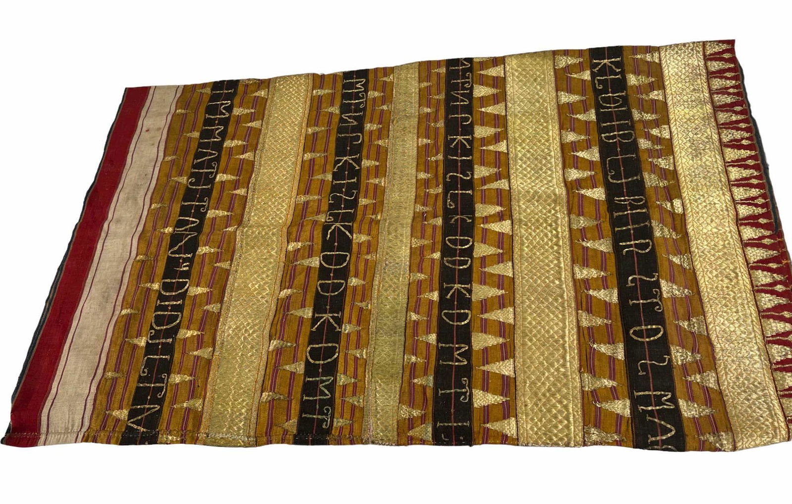 WOVEN TAPESTRY WITH METAL THREADS (1 of 3)