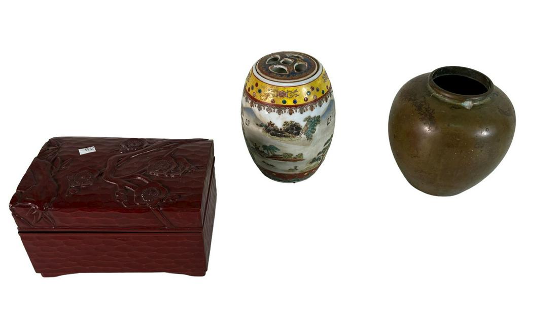 3 PIECES OF JAPANESE DECORATIVE ITEMS (1 of 5)