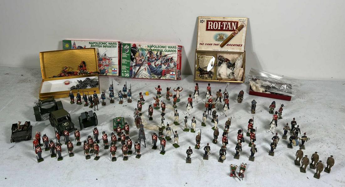 1 LOT OF TOY SOLDIERS (1 of 9)