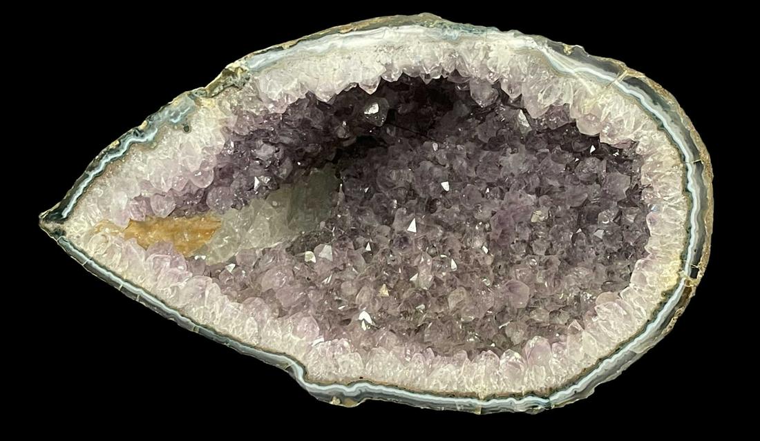 AMETHYST GEODE WITH POLISHED RIM (1 of 2)