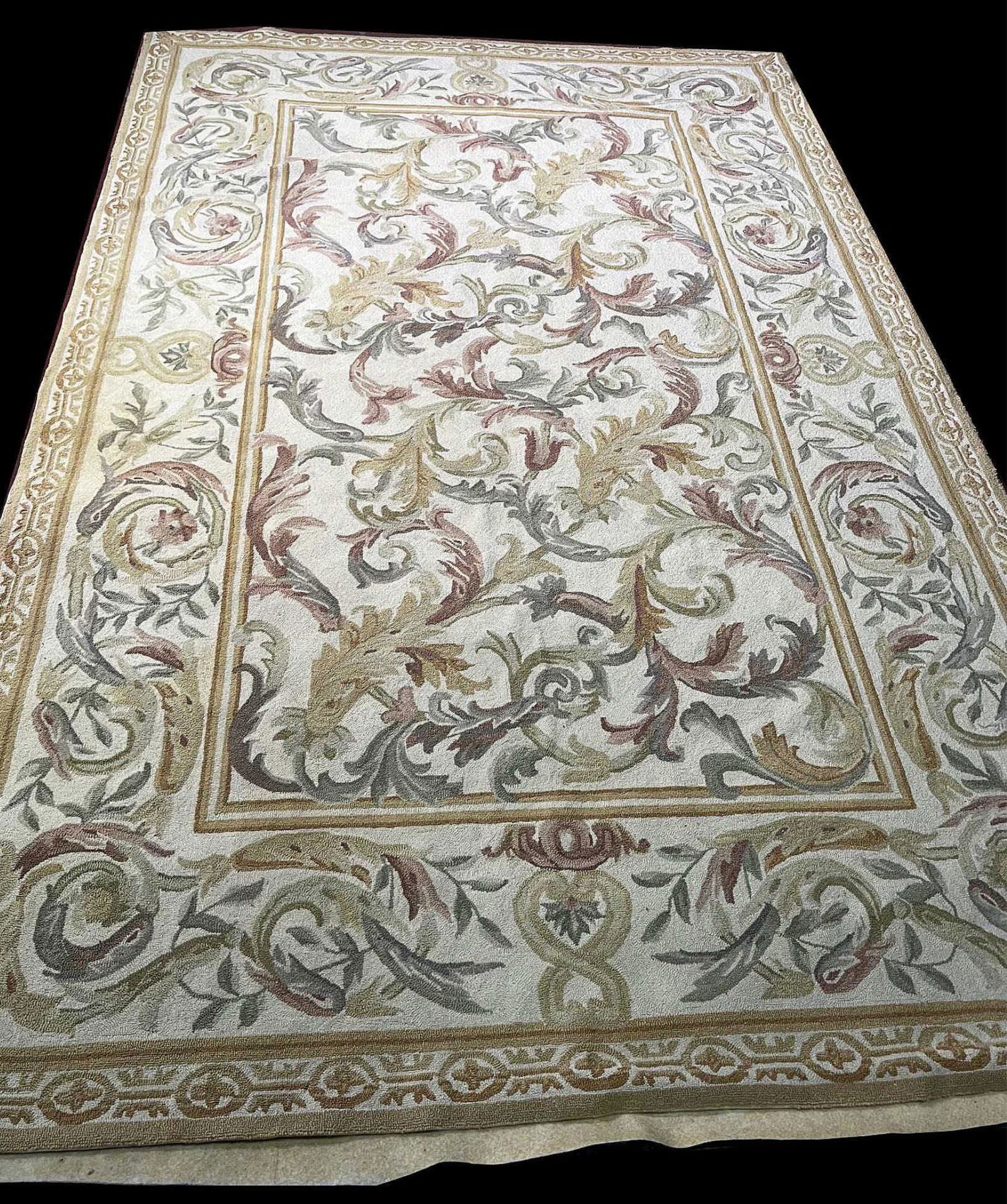 NATURAL COLORS HOOK RUG (1 of 4)