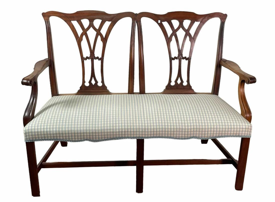 MAHOGANY CHIPPENDALE STYLE SETTEE (1 of 3)