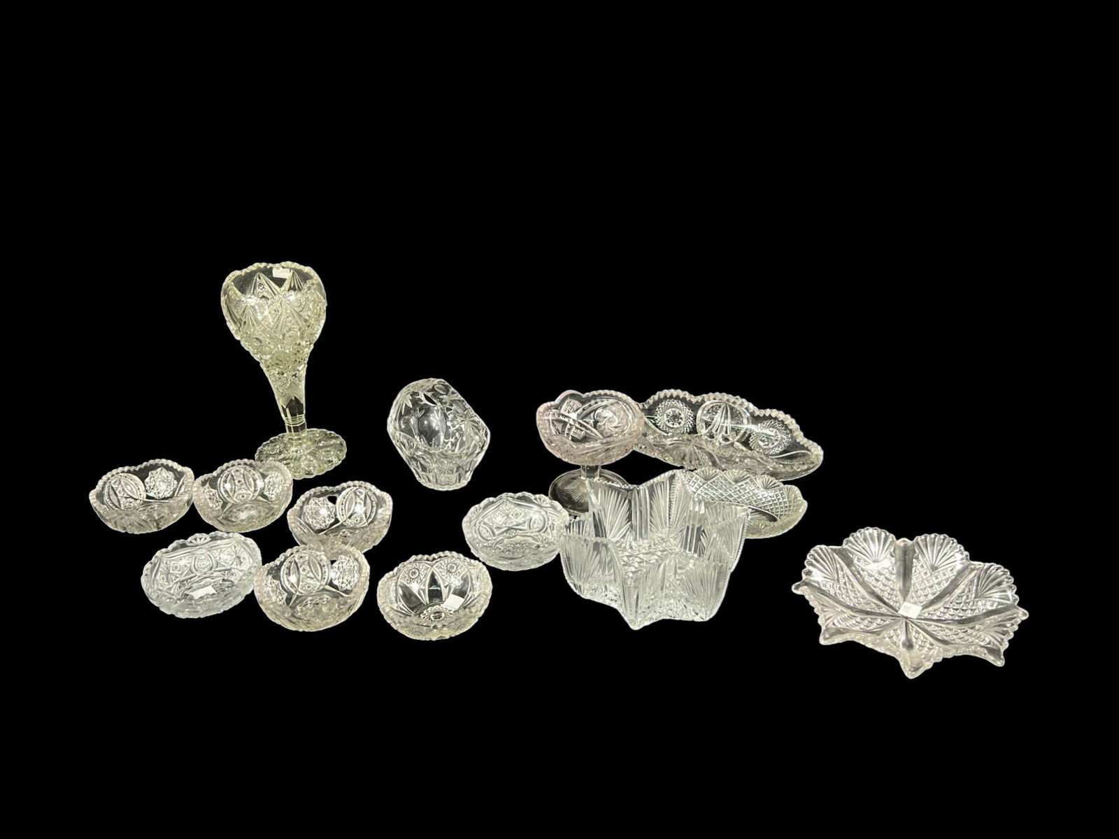 MIXED LOT OF MISCELLANEOUS CUT GLASS PIECES (1 of 4)