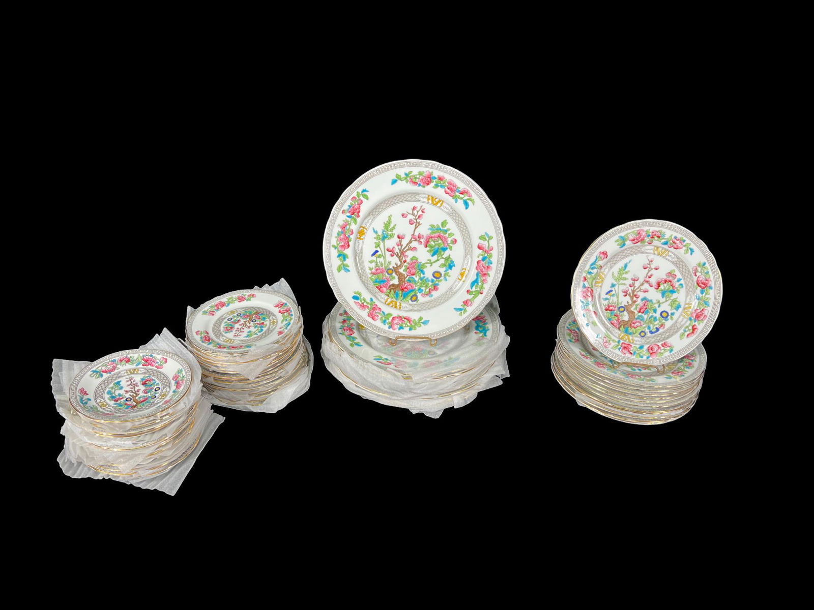 52-PIECE AYNSLEY CHINA DINNERWARE SET (1 of 7)