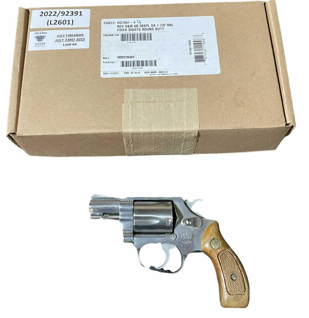 SMITH & WESSON MODEL 60 .38SPL REVOLVER (USED): USED SMITH & WESSON MODEL 60 .38SPL REVOLVER; CALIBER: .38SPL; SERIAL NUMBER: R101741; USED FIREARM; (L74)