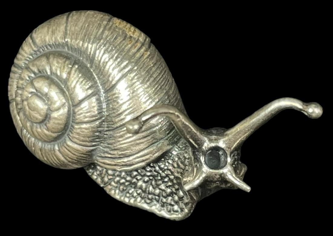 STERLING SILVER BUCCELLATI SNAIL 26.84 GRAMS: STERLING SILVER BUCCELLATI SNAIL 26.84 GRAMS Height: .75 in. by Width: 1.5 in. by Depth: .5 in.