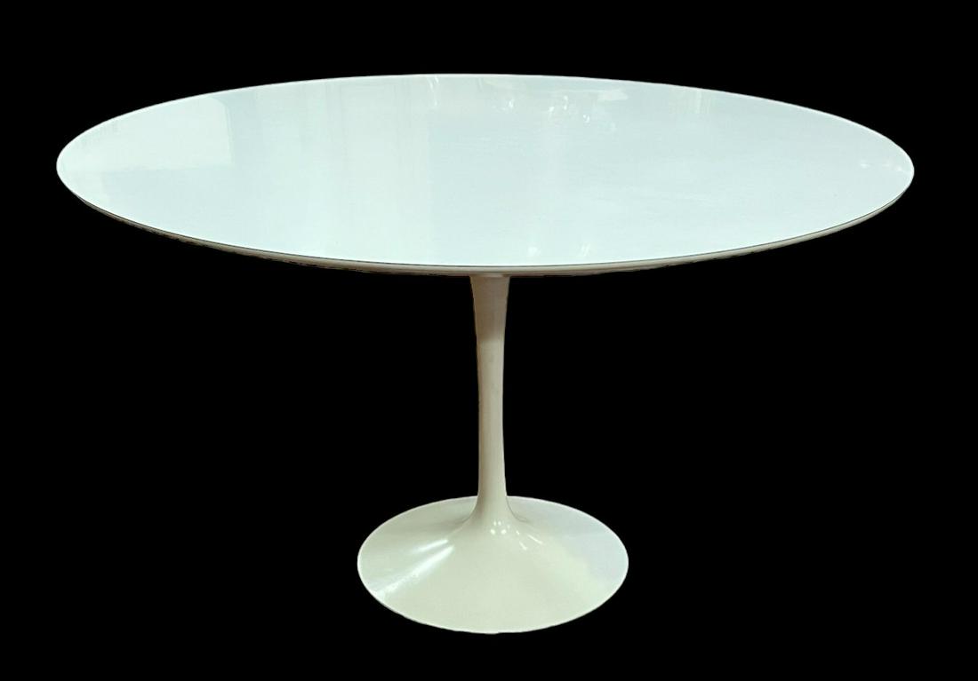 KNOLL SAARINEN DINING TABLE (1 of 3)