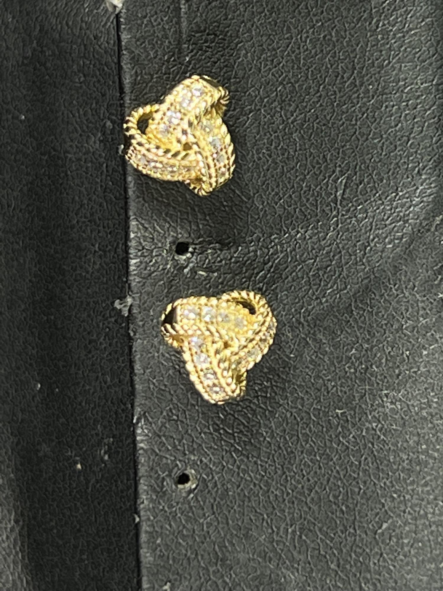 KNOT STUD EARRINGS (1 of 2)