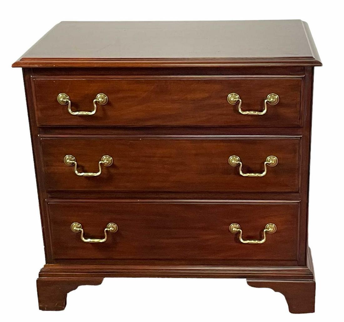 HENKEL HARRIS MAHOGANY BEDSIDE CHEST (1 of 3)