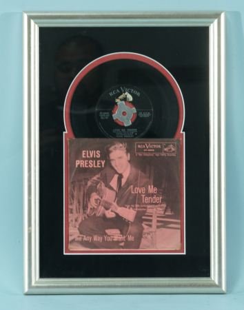ELVIS PRESLEY "LOVE ME TENDER" RECORD: ELVIS PRESLEY "LOVE ME TENDER" RECORD