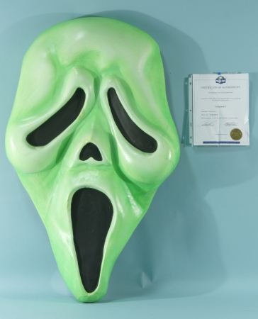 OVERSIZED "SCREAM" MASK MOVIE PROP: OVERSIZED "SCREAM" MASK MOVIE PROP.
