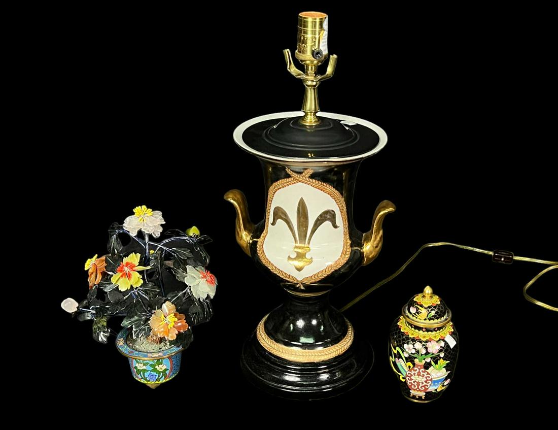 MIXED LOT OF THREE DECORATIVE PIECES (1 of 4)