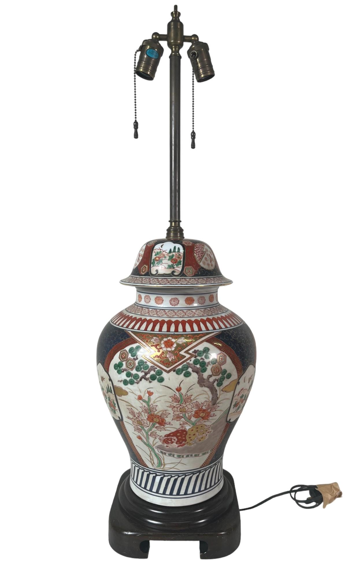 VINTAGE HAND PAINTED CHINESE URN LAMP (1 of 4)