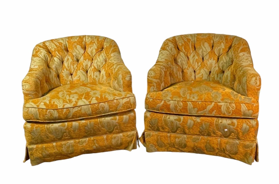 VINTAGE PAIR OF HENREDON BUTTON TUFTED CLUB CHAIRS: VINTAGE PAIR OF HENREDON BUTTON TUFTED CLUB CHAIRS. *THEY DO NOT SWIVEL* Height: 31 in. by Width: 30 in. by Depth: 32