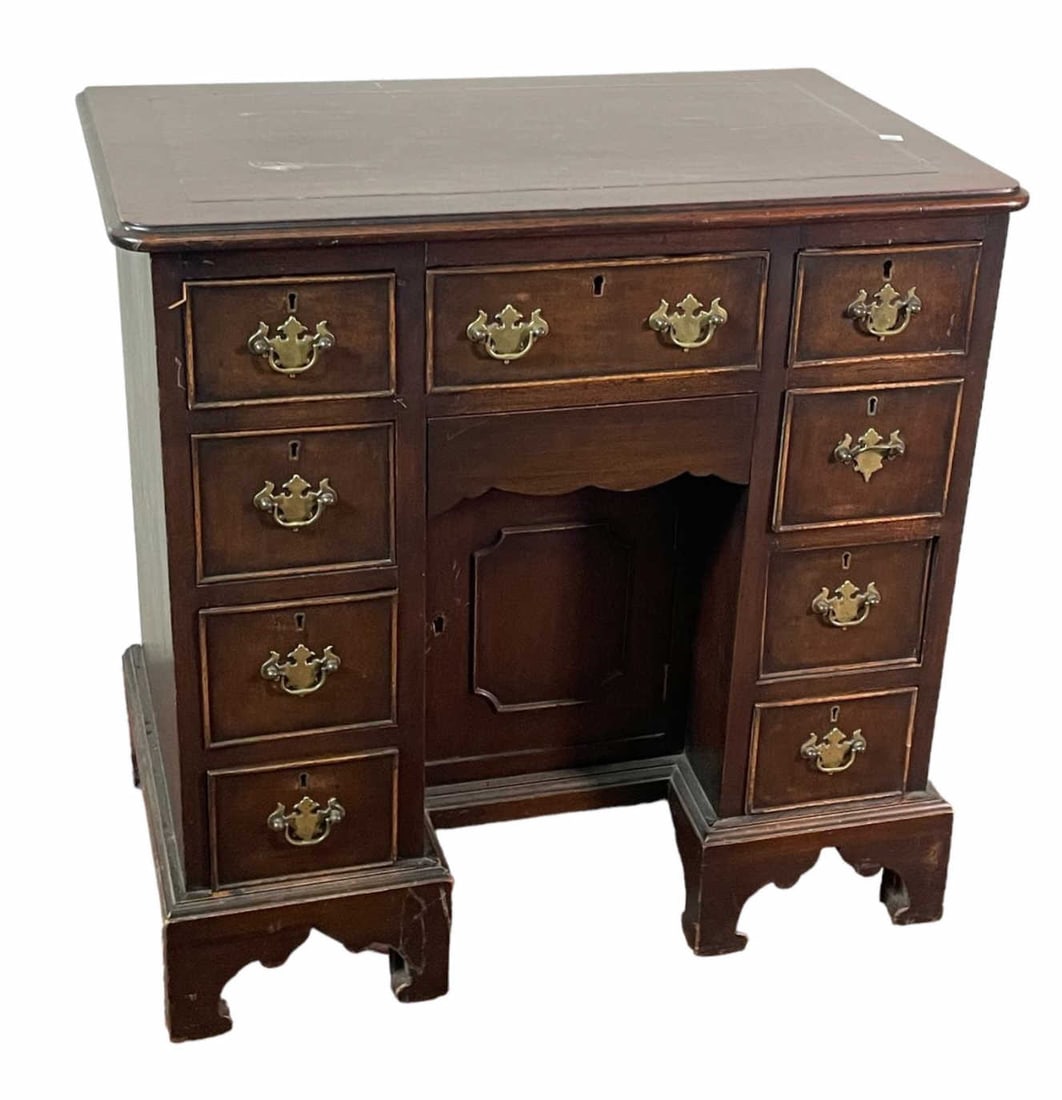 ANTIQUE ENGLISH EDWARDIAN KNEEHOLE DESK: ANTIQUE ENGLISH EDWARDIAN KNEEHOLE DESK WITH A HIDDEN DRAWER. IS EXACTLY LIKE THE ONE AT MOUNT VERNON. Height: 29 in. by Width: 30 in. by Depth: 18 in.