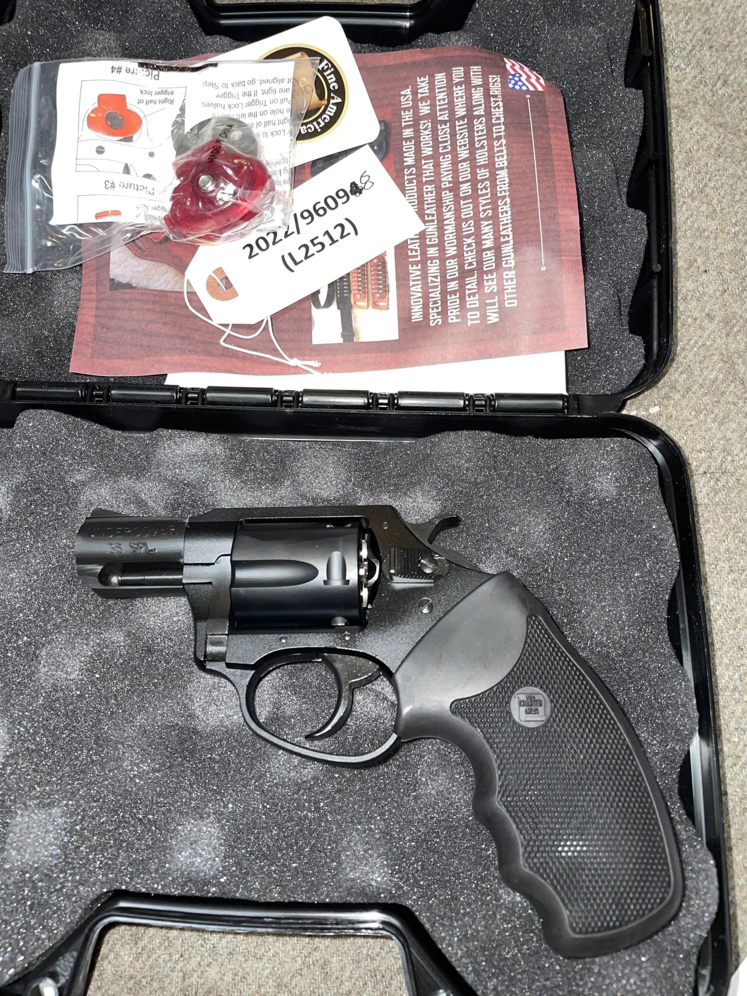 CHARTER ARMS UNDERCOVER SA/DA .38SPL REVOLVER (NEW: NEW CHARTER ARMS UNDERCOVER SA/DA BLUED STAINLESS STEEL .38SPL REVOLVER - 2in BARREL, 5 ROUND CAPACITY; SERIAL NUMBER: 21L22361; NEW FIREARM (L44)