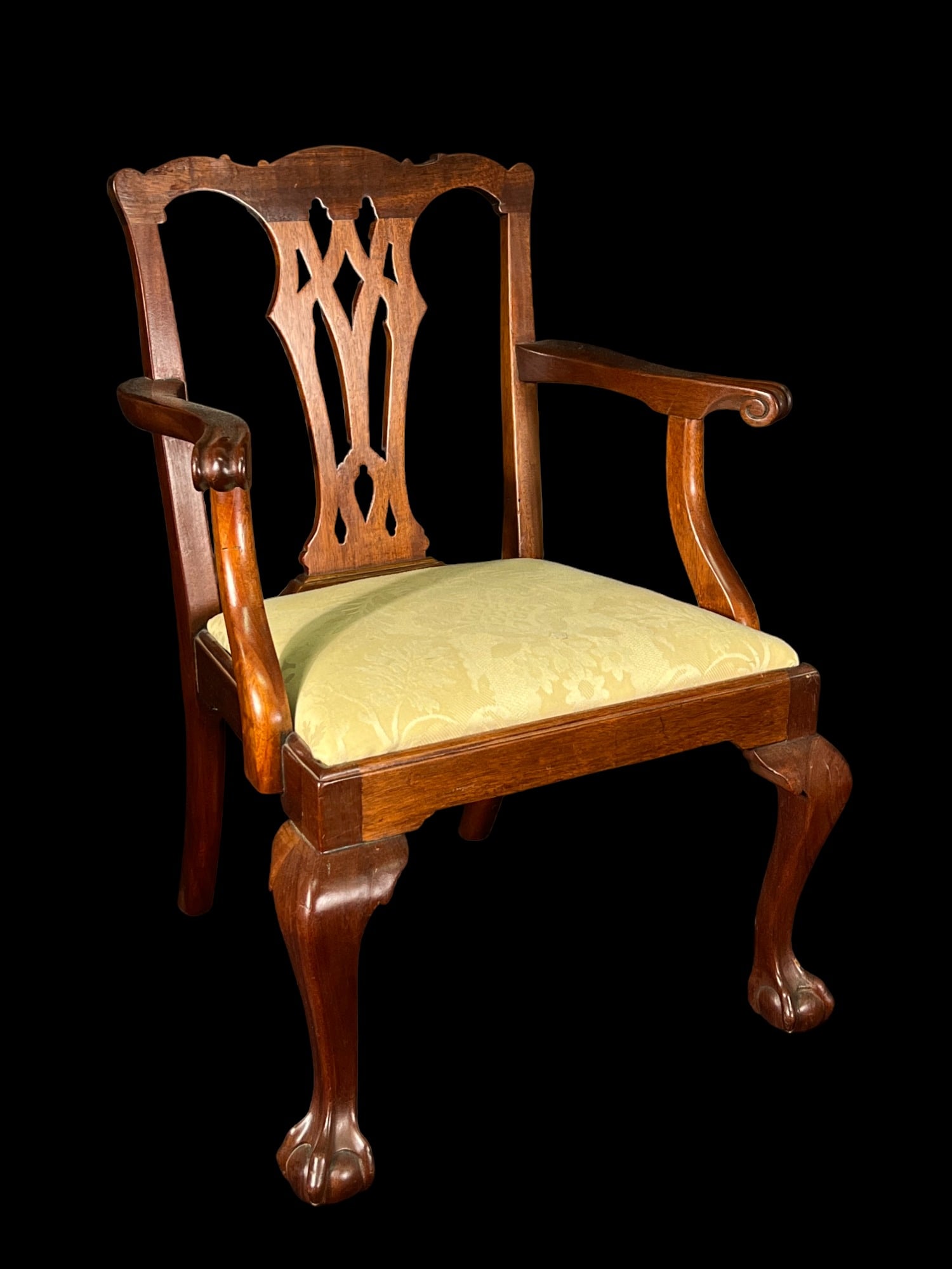 MAHOGANY CHIPPENDALE STYLE CHILD CHAIR: MAHOGANY CHIPPENDALE STYLE CHILD CHAIR 12" SEAT HEIGHT Height: 25 in. by Width: 17.75 in. by Depth: 16.5