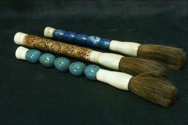 LOT OF THREE CALLIGRAPHY BRUSHES: LOT OF THREE CALLIGRAPHY BRUSHES Height: 13 1/2 in. by Width: 1 in.
