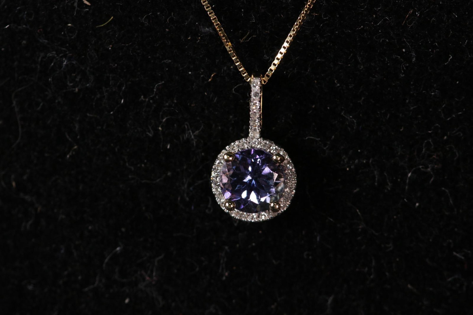 GENUINE TANZANITE DIAMOND NECKLACE 14K YLW GOLD: GENUINE TANZANITE DIAMOND NECKLACE 14K YLW GOLD