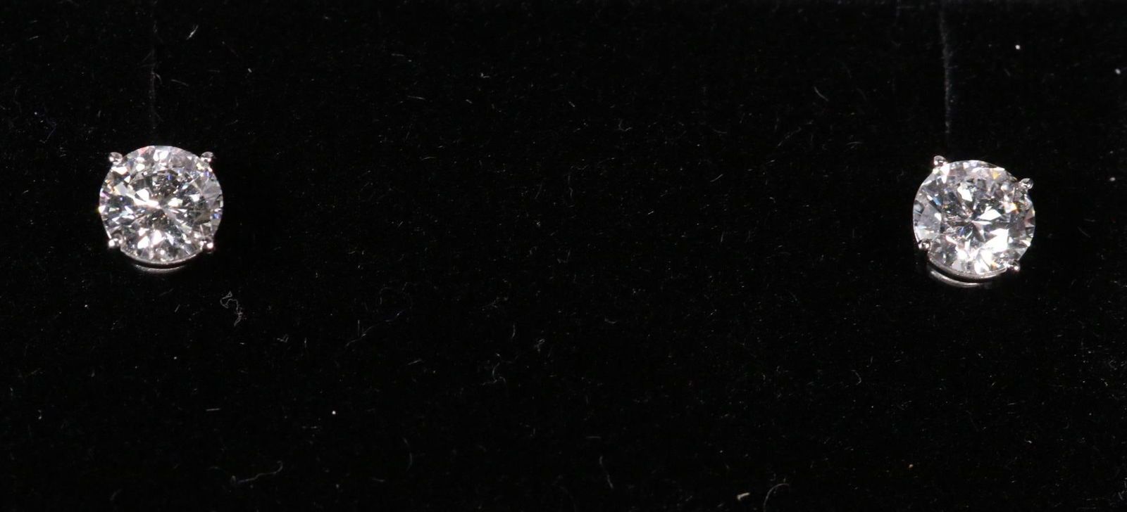 PR FLAWLESS LAB GROWN DIAMOND SOLITAIRE EARRINGS (1 of 3)