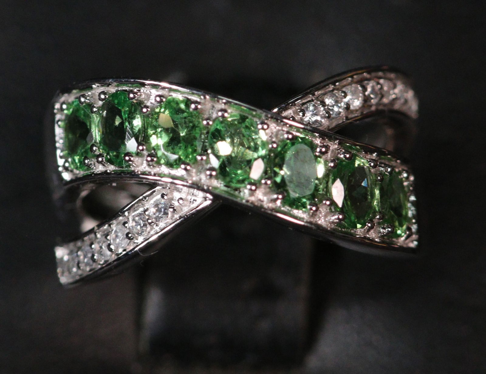 GENUINE GREEN AMETHYST & WHITE TOPAZ RING (1 of 3)