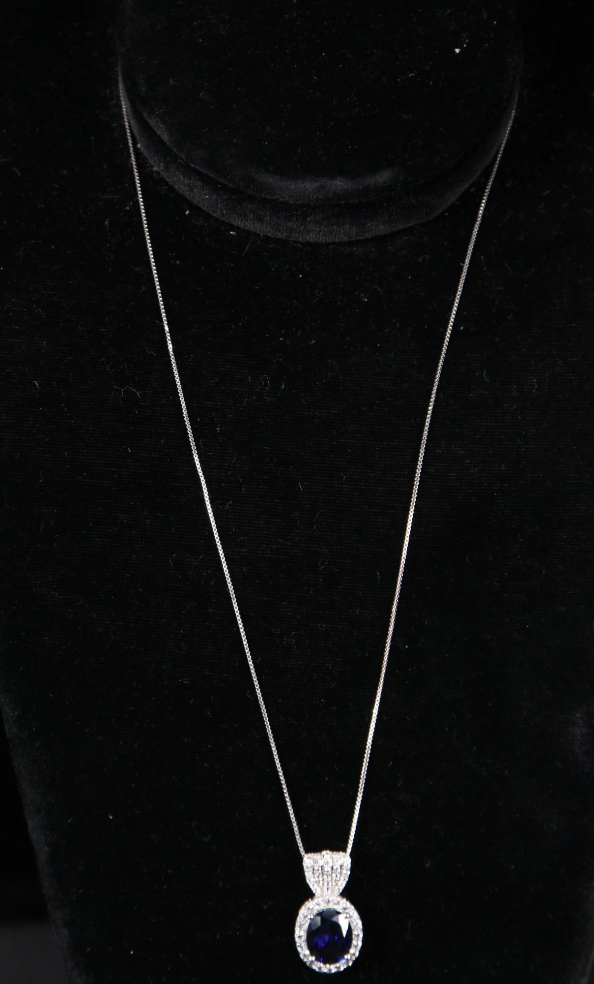 5 CT WHITE AND BLUE SAPPHIRE NECKLACE (175): 5 CT. WHITE AND BLUE SAPPHIRE NECKLACE (175)