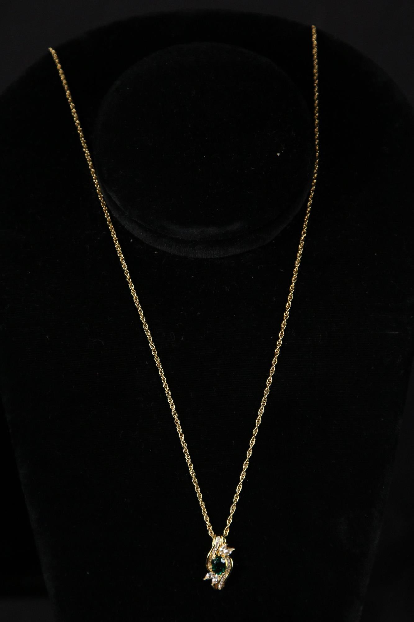 ANTIQUE STYLE EMERALD AND WHITE SAPPHIRE NECK: ANTIAUE STYLE EMERALD AND WHITE SAPPHIRE NECKLACE (221)