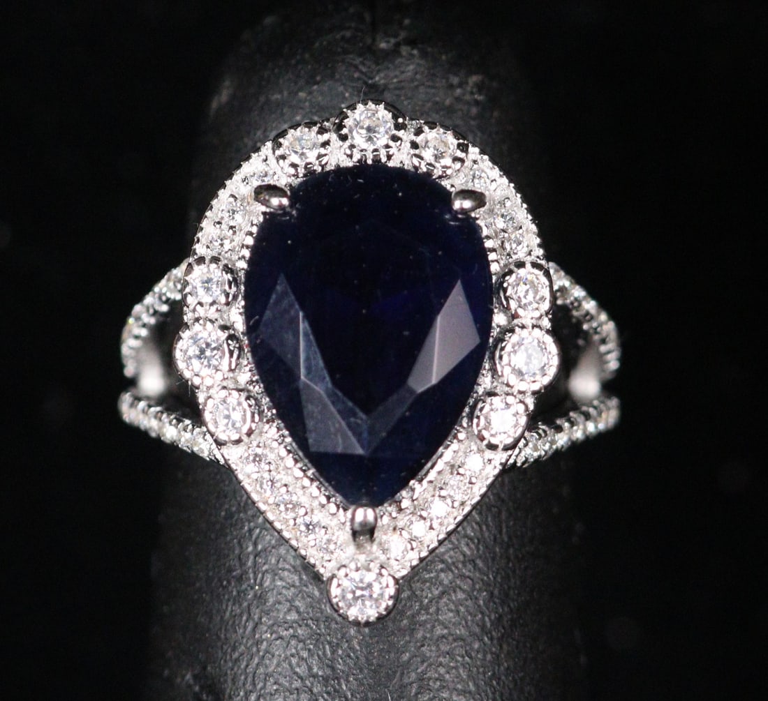 ANTIQUE STYLE BLUE AND WHITE SAPPHIRE DINNER RING (1 of 3)
