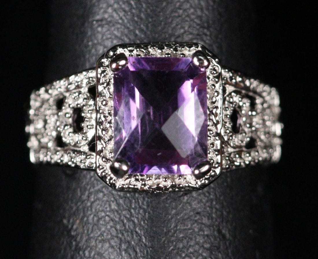 AMETHYST AND DIAMOND DINNER RING (1 of 3)