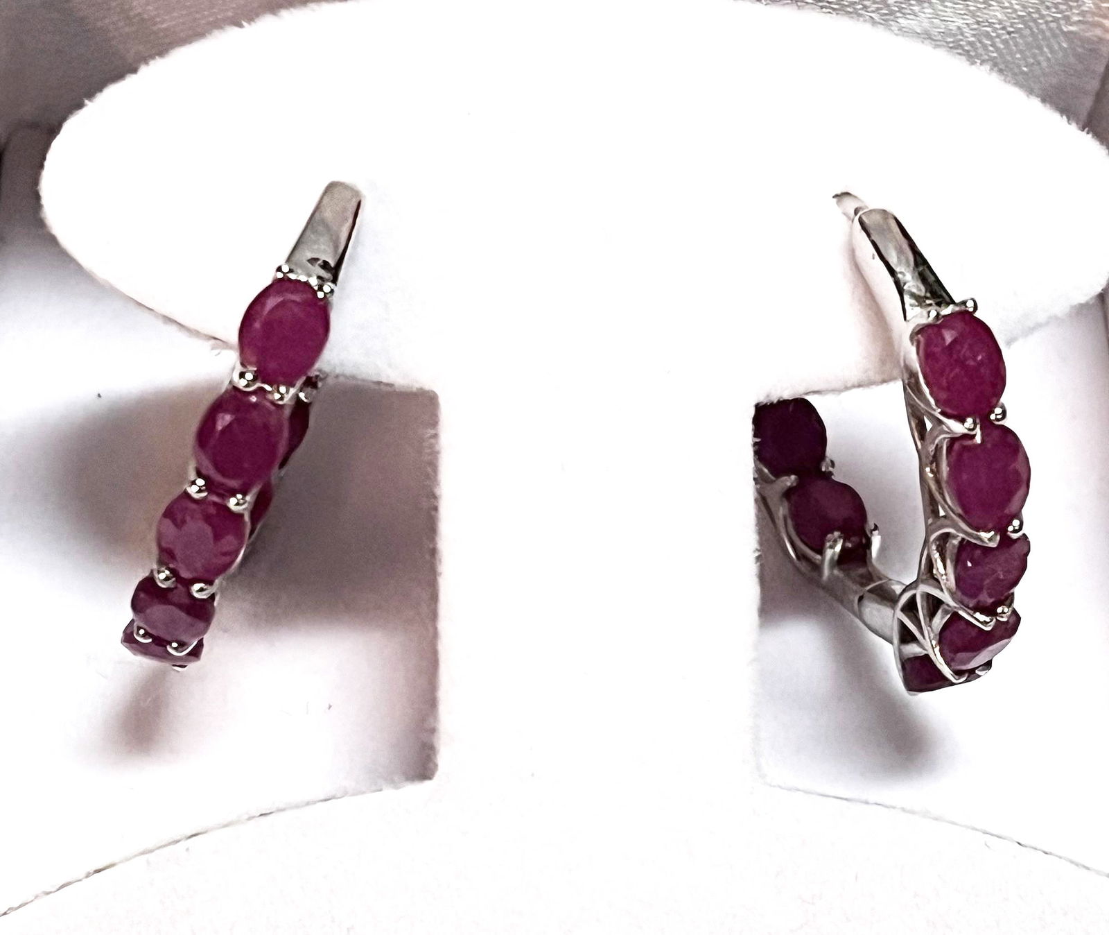 5 CT GENUINE RUBY EARRINGS TRIGGER CLASP (1 of 2)