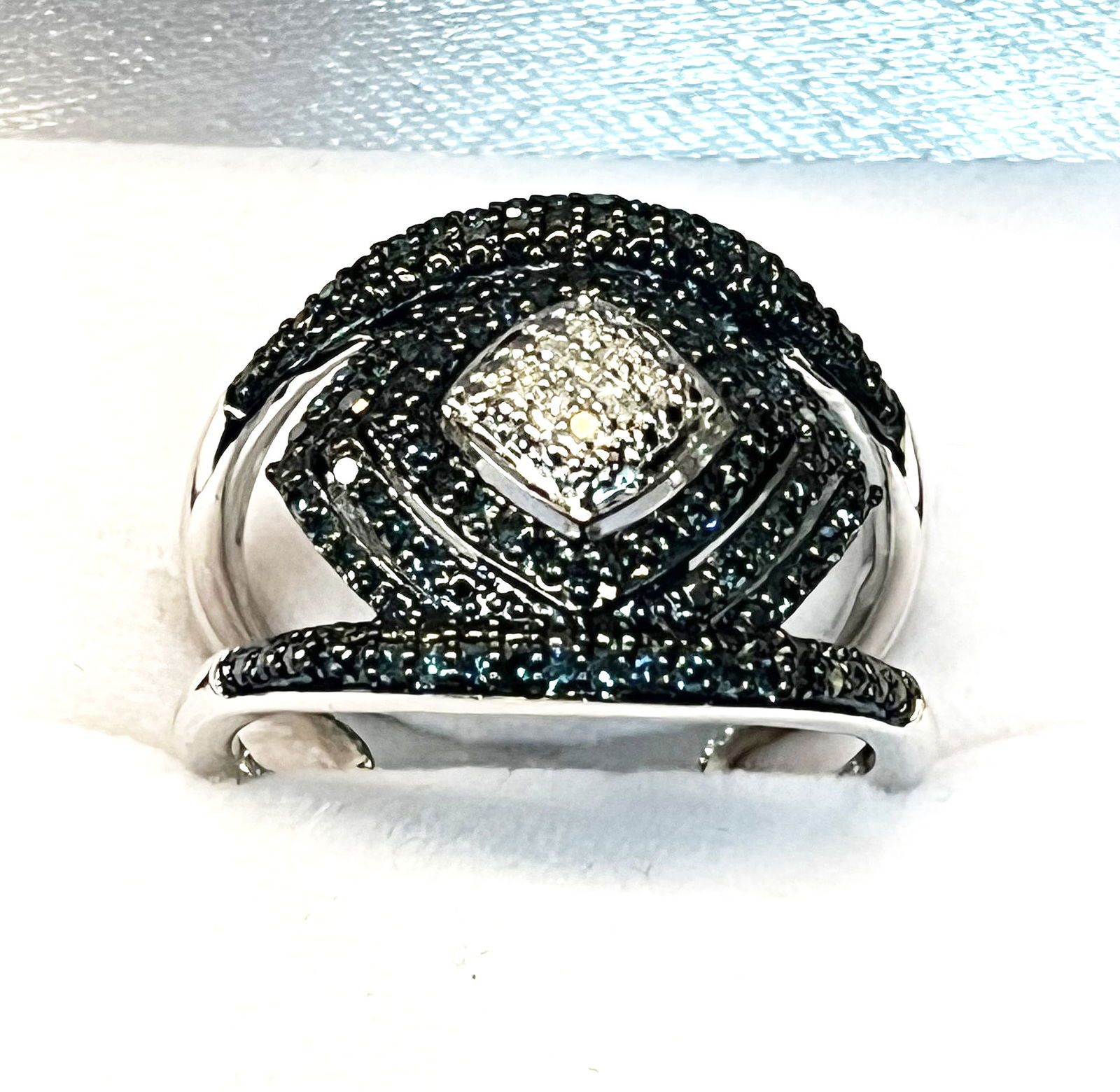 GENUINE BLUE AND WHITE DIAMOND RING (1 of 3)